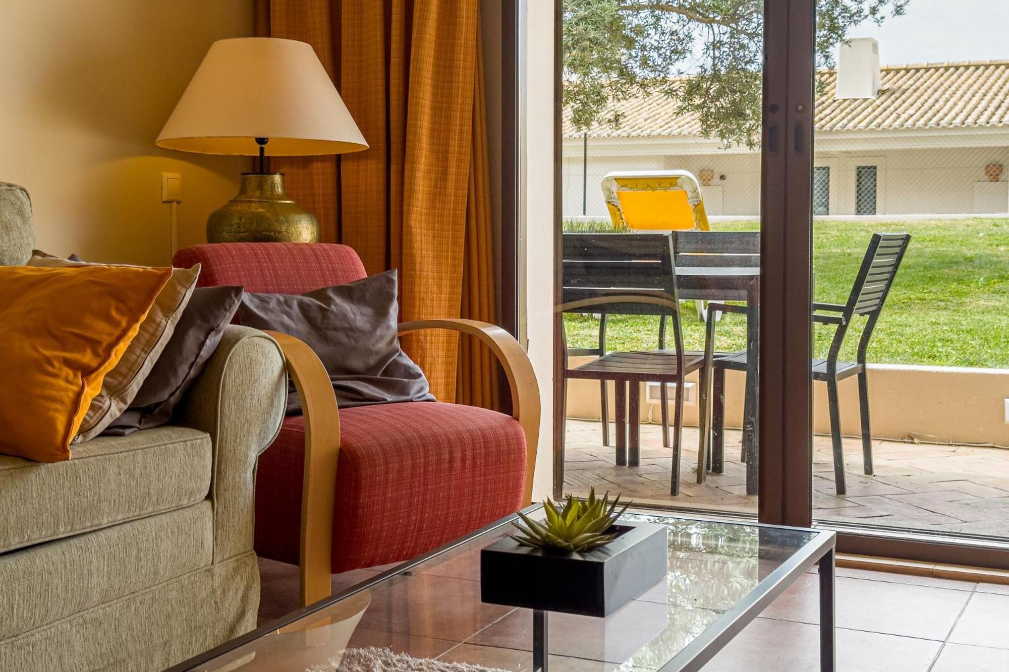 Apartment With 2 Bedrooms, 2M To The Beach Armação de Pêra Dış mekan fotoğraf
