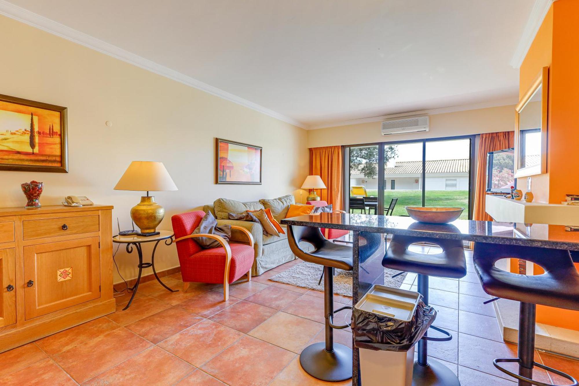 Apartment With 2 Bedrooms, 2M To The Beach Armação de Pêra Dış mekan fotoğraf