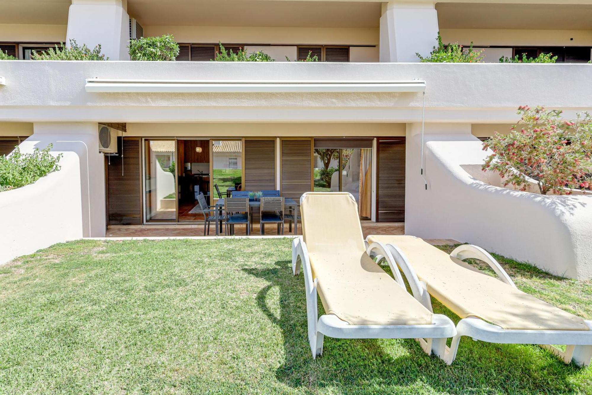 Apartment With 2 Bedrooms, 2M To The Beach Armação de Pêra Dış mekan fotoğraf