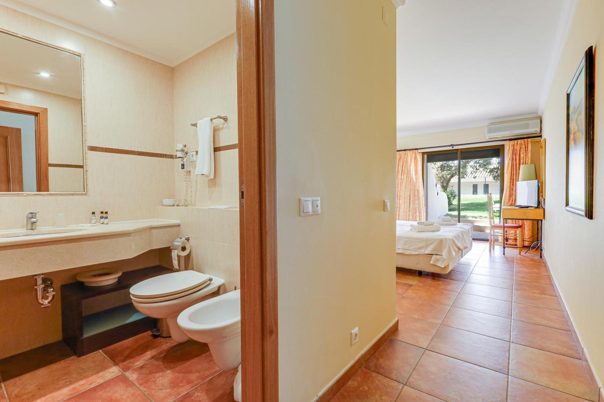 Apartment With 2 Bedrooms, 2M To The Beach Armação de Pêra Dış mekan fotoğraf