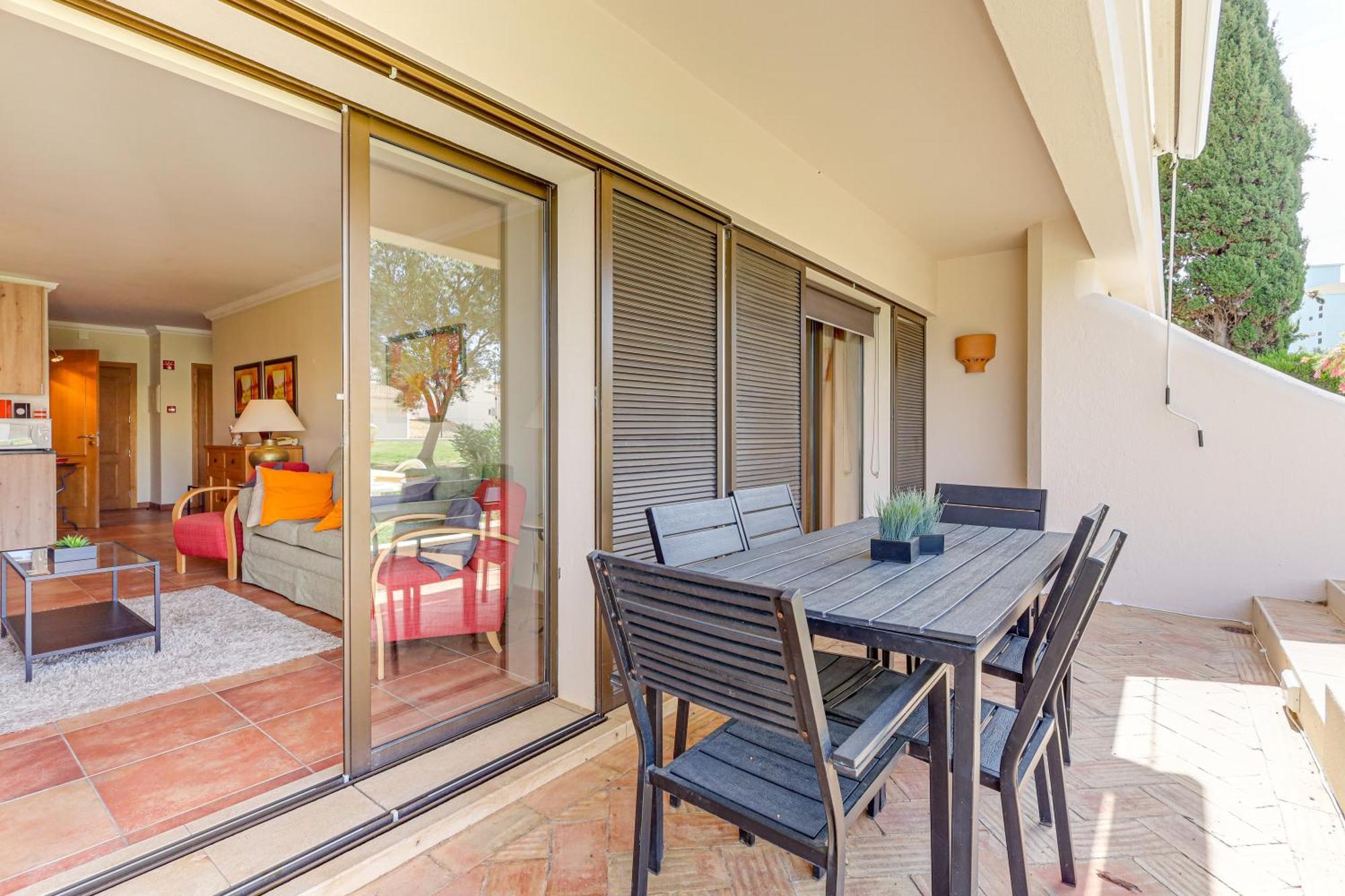 Apartment With 2 Bedrooms, 2M To The Beach Armação de Pêra Dış mekan fotoğraf